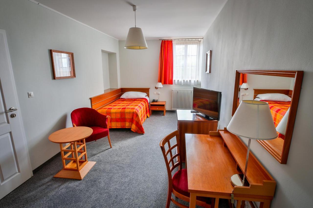 Lh Hotel Dvorak Tabor Congress & Wellness Экстерьер фото